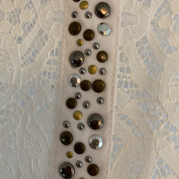 Dramatic Peplum Flare Top - Picture 3 of 4